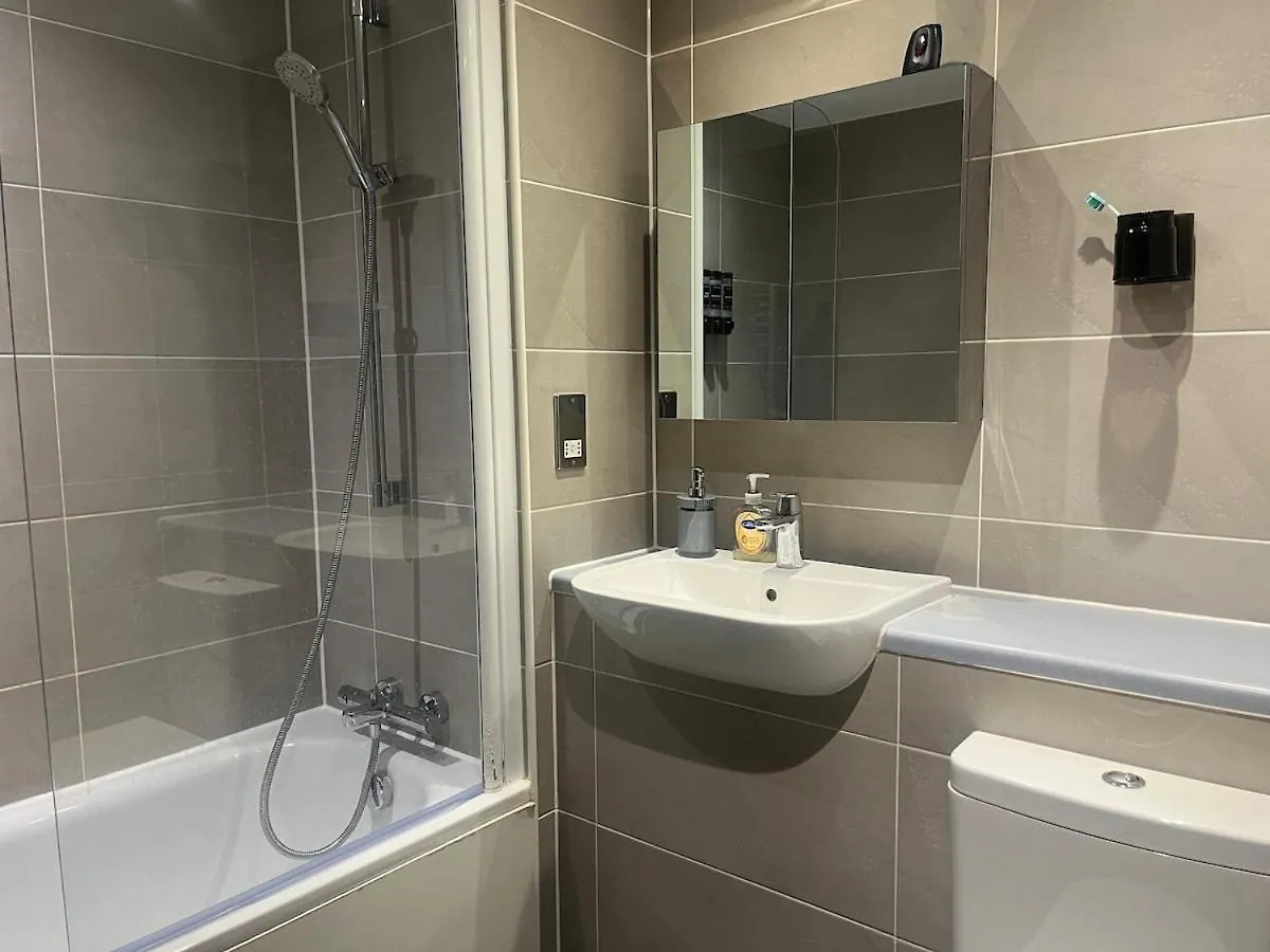 Charming & Cosy 2 Bed Apartment Londra 0*,