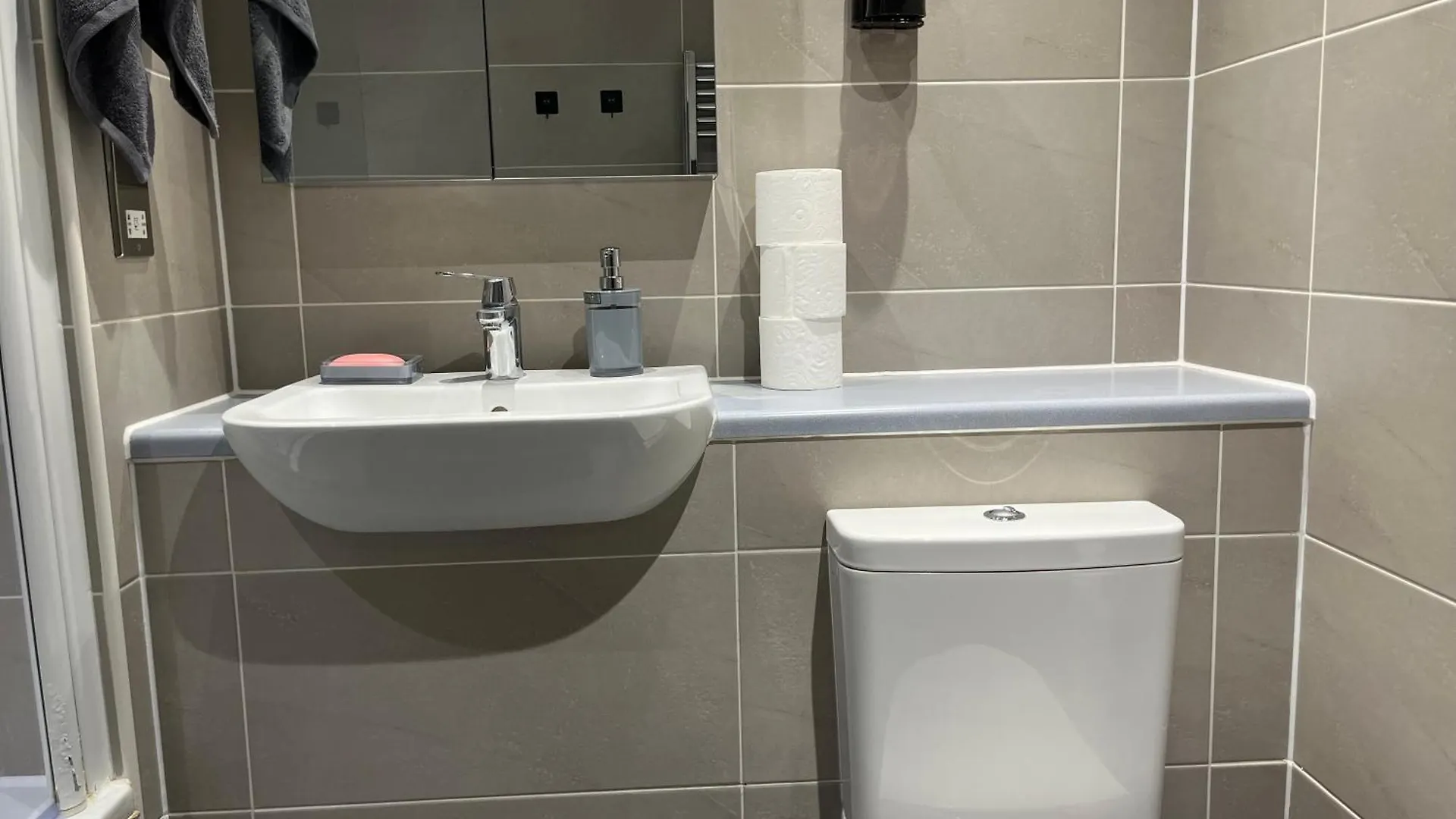 Charming & Cosy 2 Bed Apartment Londra